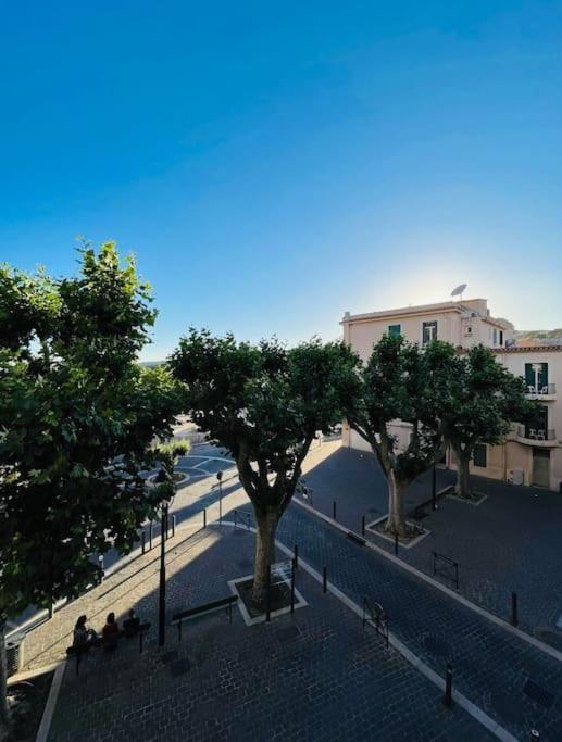 So'Conciergerie -Studio Situe Dans Le Centre Ville Cassis Buitenkant foto